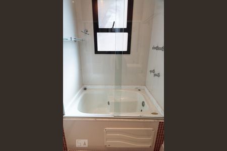 Apartamento à venda com 340m², 4 quartos e 4 vagasBanheiro suite 1