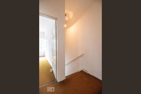 Escada de casa para alugar com 2 quartos, 145m² em Vila Clementino, São Paulo