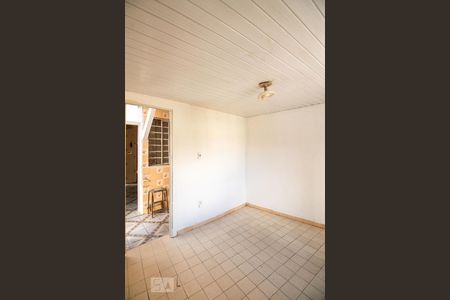 Casa para alugar com 145m², 2 quartos e sem vagaQuarto extra