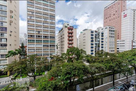 Apartamento para alugar com 222m², 4 quartos e 2 vagasVista quarto 2