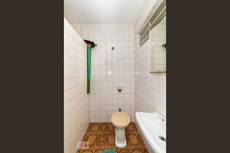 Casa para alugar com 310m², 5 quartos e 2 vagas Casa para alugar com 310m², 5 quartos e 2 vagasBanheiro de Serviço