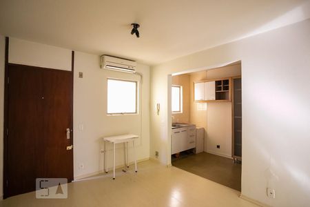 Sala/Cozinha de apartamento à venda com 1 quarto, 48m² em Centro Histórico, Porto Alegre