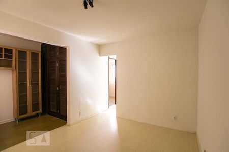 Sala/Cozinha de apartamento à venda com 1 quarto, 48m² em Centro Histórico, Porto Alegre