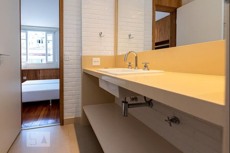 Apartamento para alugar com 80m², 3 quartos e sem vagaBanheiro da Suíte