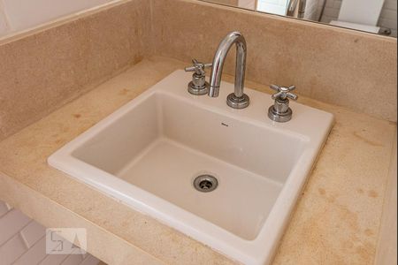 Apartamento para alugar com 80m², 3 quartos e sem vagaBanheiro de Serviço