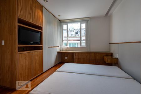 Suíte de apartamento para alugar com 3 quartos, 80m² em Leblon, Rio de Janeiro