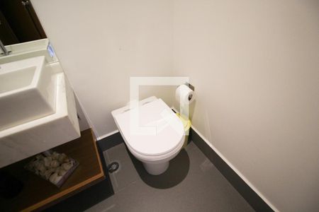 Lavabo de apartamento à venda com 1 quarto, 70m² em Vila Nova Conceição, São Paulo