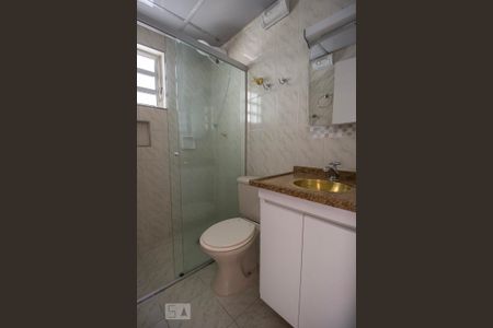 Banheiro de apartamento para alugar com 3 quartos, 70m² em Jaguaré, São Paulo