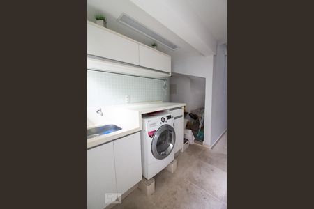 Casa à venda com 400m², 4 quartos e 3 vagasArea de serviço