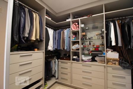 Casa à venda com 400m², 4 quartos e 3 vagasCloset Quarto 4