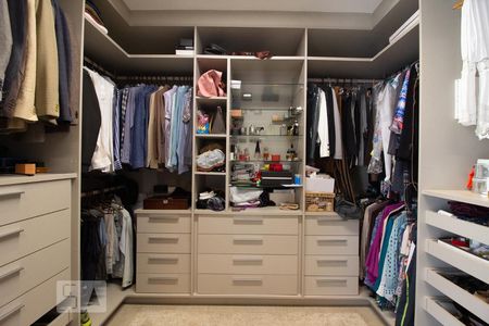 Casa à venda com 400m², 4 quartos e 3 vagasCloset Quarto 4