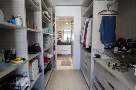 Casa à venda com 400m², 4 quartos e 3 vagascloset Quarto 1