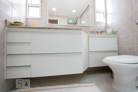 Apartamento à venda com 160m², 4 quartos e 3 vagasBanheiro da Suíte 2