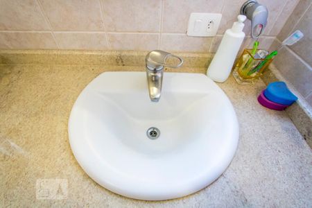 Apartamento à venda com 160m², 4 quartos e 3 vagasDetalhe do Banheiro da Suite 1