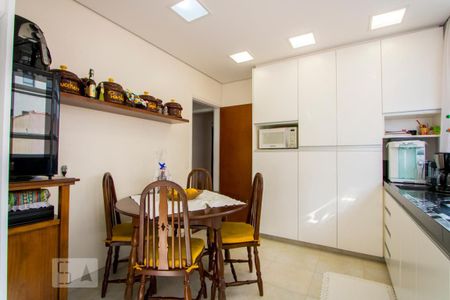 Apartamento à venda com 160m², 4 quartos e 3 vagasCozinha