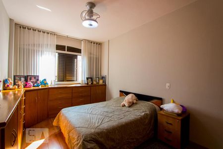 Apartamento à venda com 160m², 4 quartos e 3 vagasQuarto 2 - Suíte