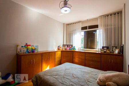 Apartamento à venda com 160m², 4 quartos e 3 vagasQuarto 2 - Suíte