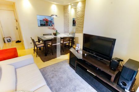 Sala de apartamento à venda com 3 quartos, 70m² em Jardim Londrina, São Paulo