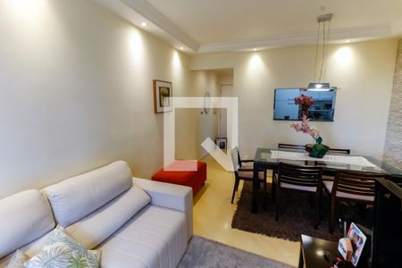 Sala de apartamento à venda com 3 quartos, 70m² em Jardim Londrina, São Paulo