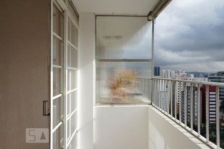 Apartamento para alugar com 98m², 2 quartos e 1 vaga Apartamento para alugar com 98m², 2 quartos e 1 vagaVaranda