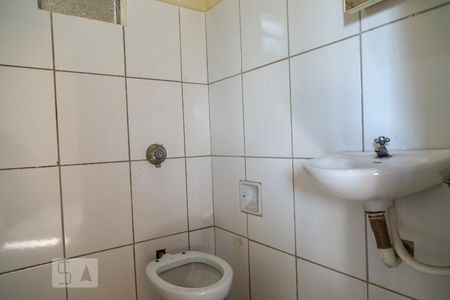 Banheiro de casa para alugar com 1 quarto, 60m² em Pompéia, Belo Horizonte