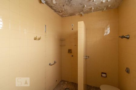 Casa à venda com 390m², 3 quartos e 2 vagas Casa à venda com 390m², 3 quartos e 2 vagasBanheiro