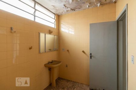 Casa à venda com 390m², 3 quartos e 2 vagas Casa à venda com 390m², 3 quartos e 2 vagasBanheiro