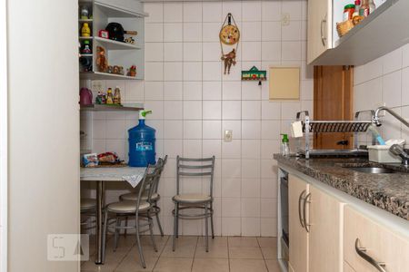 Apartamento à venda com 106m², 4 quartos e 2 vagasCozinha