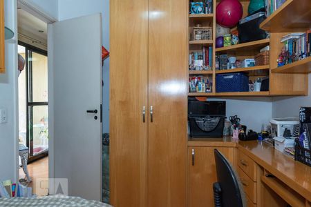 Apartamento à venda com 106m², 4 quartos e 2 vagasQuarto 2