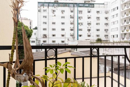 Apartamento à venda com 106m², 4 quartos e 2 vagasVaranda