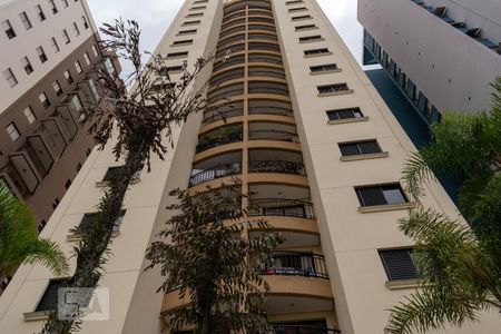 Apartamento à venda com 106m², 4 quartos e 2 vagasFachada