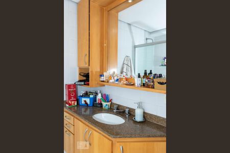 Apartamento à venda com 106m², 4 quartos e 2 vagasBanheiro da Suíte