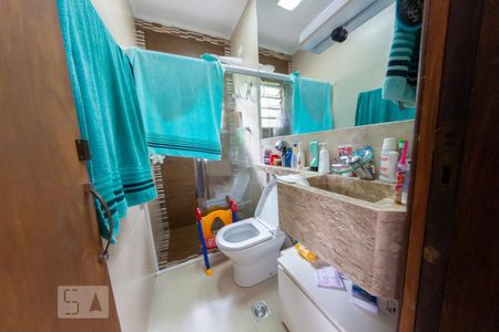 Casa à venda com 320m², 3 quartos e 1 vagaBanheiro da Suíte 2