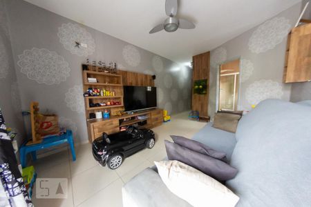 Casa à venda com 320m², 3 quartos e 1 vagaSuíte 1