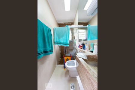 Casa à venda com 320m², 3 quartos e 1 vagaBanheiro da Suíte 2