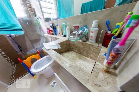 Casa à venda com 320m², 3 quartos e 1 vagaBanheiro da Suíte 2