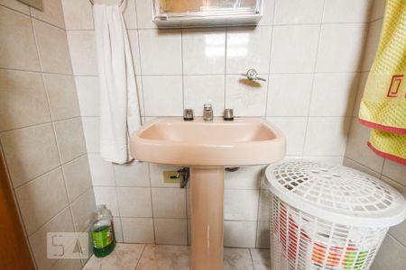 Casa à venda com 269m², 4 quartos e 4 vagasDetalhe banheiro 1