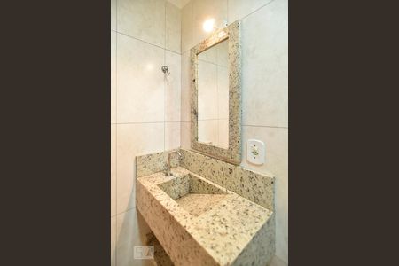 Apartamento à venda com 50m², 2 quartos e 1 vagaBanheiro - pia e espelho