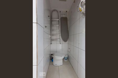 Apartamento à venda com 79m², 2 quartos e sem vagaBanheiro de serviço