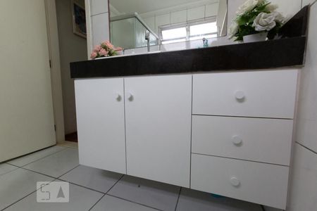 Apartamento à venda com 79m², 2 quartos e sem vagaBanheiro social