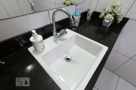 Apartamento à venda com 79m², 2 quartos e sem vagaBanheiro social