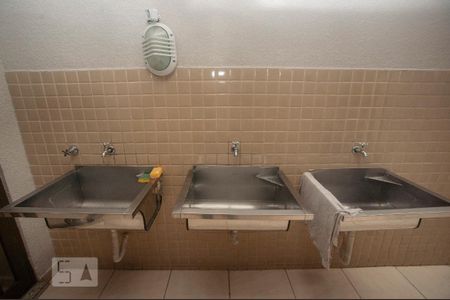 Lavanderia de kitnet/studio para alugar com 1 quarto, 30m² em Bacacheri, Curitiba