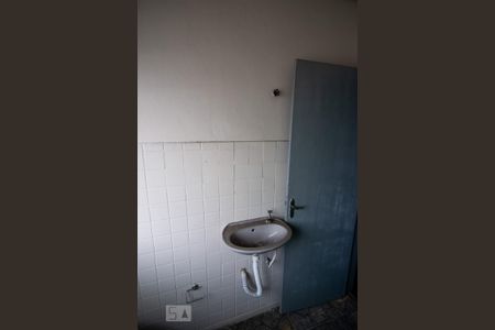 Casa para alugar com 150m², 2 quartos e 1 vaga Casa para alugar com 150m², 2 quartos e 1 vagaBanheiro