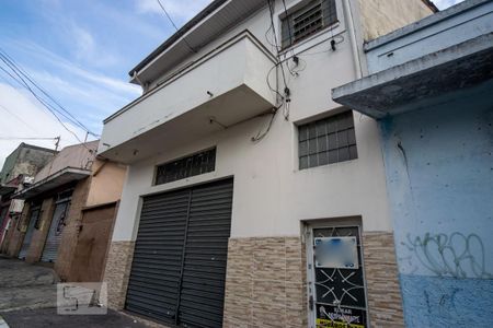 Casa para alugar com 150m², 2 quartos e 1 vaga Casa para alugar com 150m², 2 quartos e 1 vagaFachada