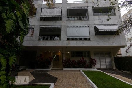 Apartamento à venda com 162m², 3 quartos e 2 vagasFachada