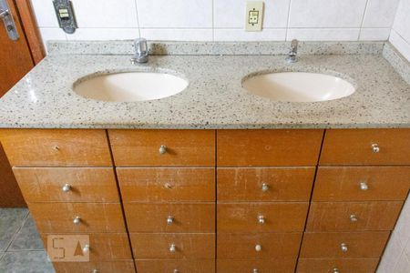 Apartamento à venda com 126m², 3 quartos e sem vagaBanheiro