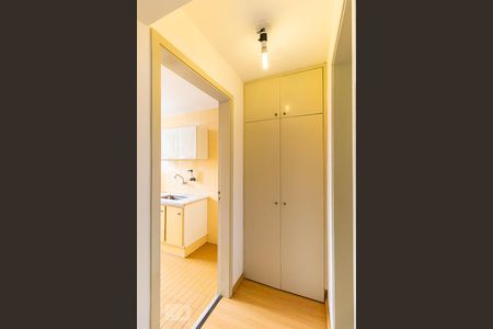 Studio à venda com 35m², 1 quarto e sem vaga Studio à venda com 35m², 1 quarto e sem vagaHall da sala