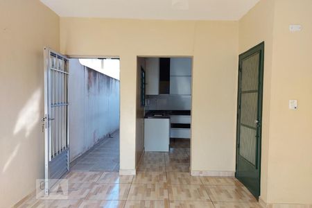 Sala de casa à venda com 7 quartos, 320m² em São Pedro, Osasco