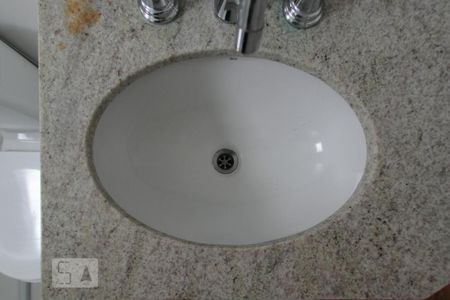 Apartamento para alugar com 63m², 2 quartos e 1 vagaBanheiro social - pia