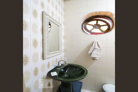 Casa à venda com 375m², 7 quartos e 3 vagasBanheiro da Suíte